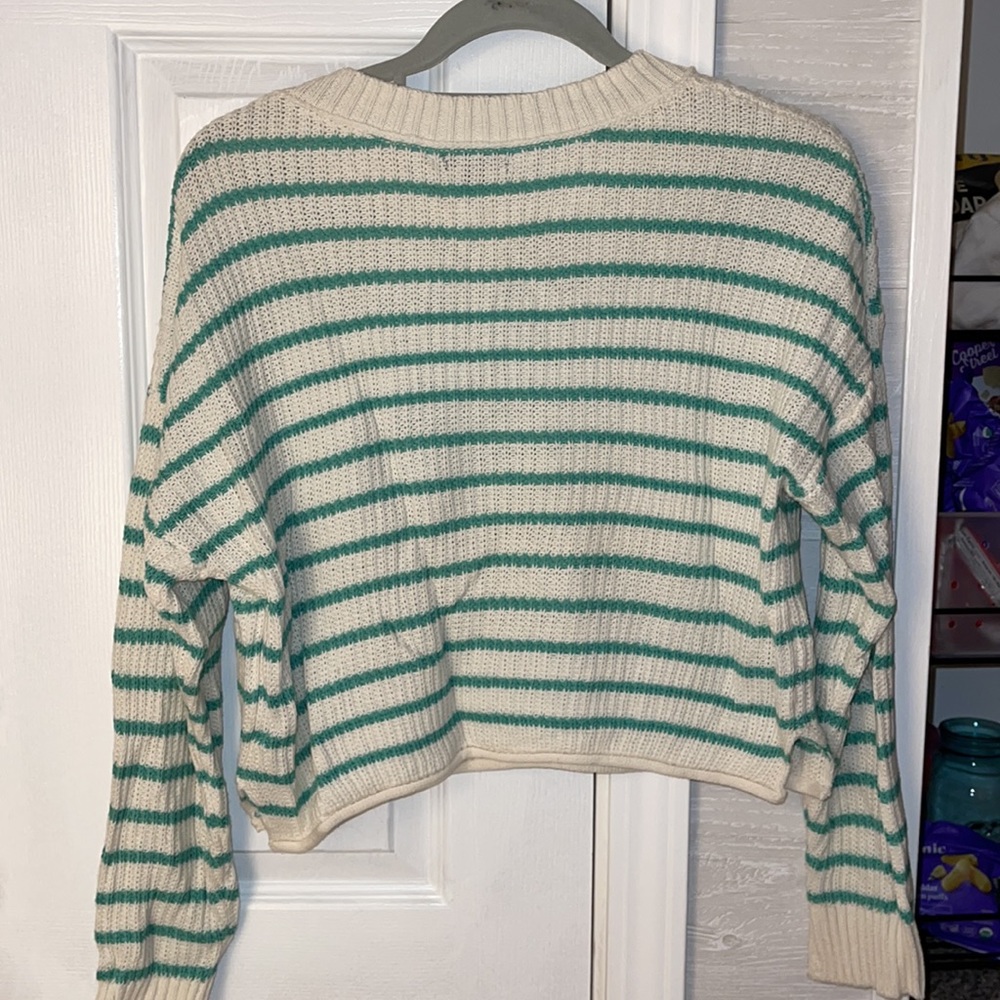 sweater - Picture 2 of 2
